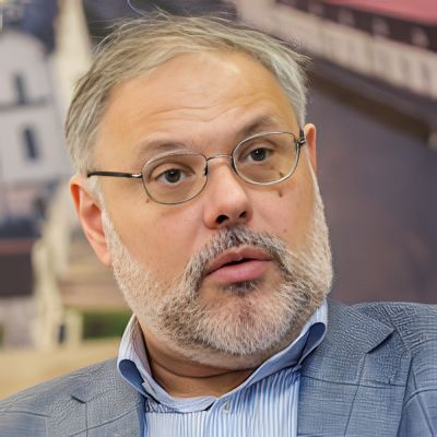 Михаил Хазин