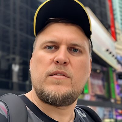 Александр Незлобин